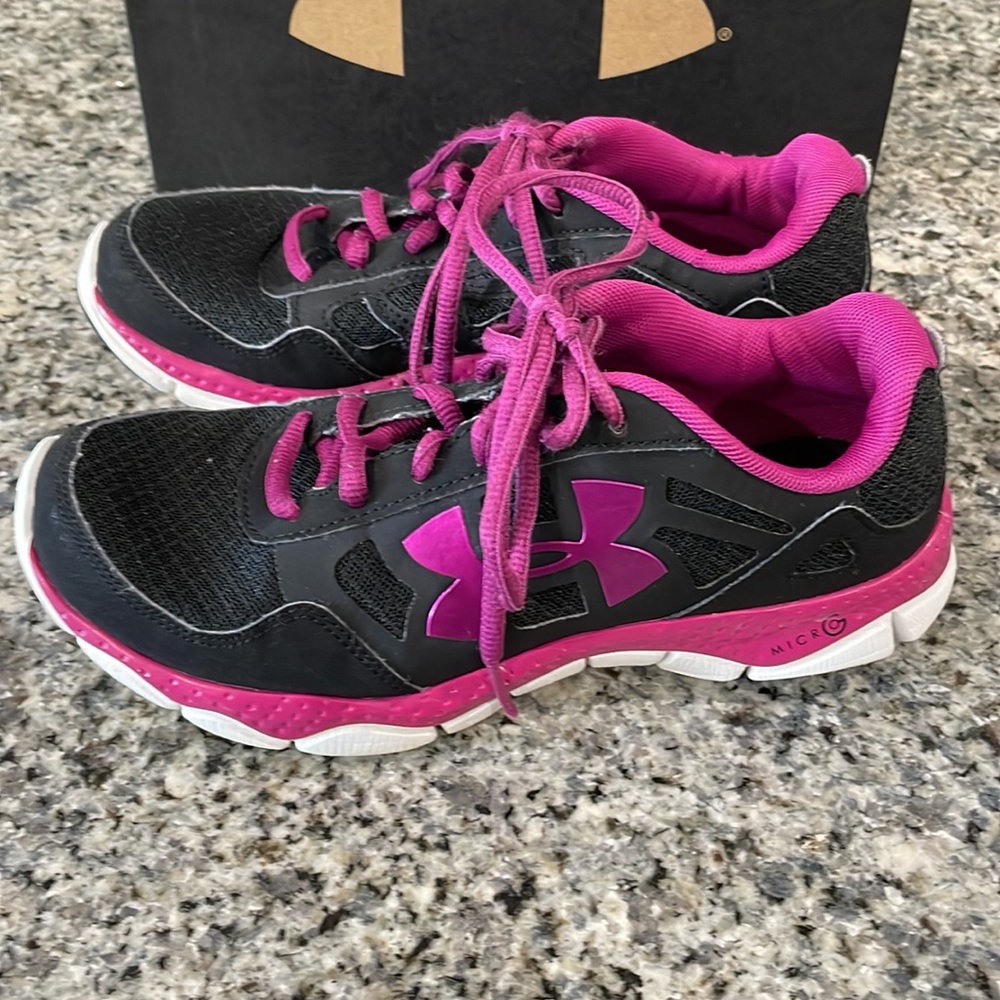 Under Armour Shoes - Picture 5 of 9